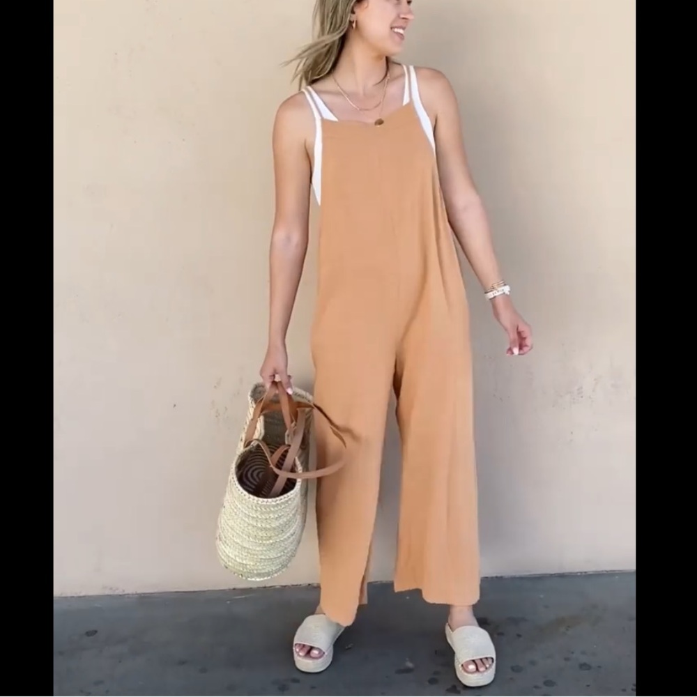 NWOT Carly Jean Los Angeles Dune Linen Overall Jumper